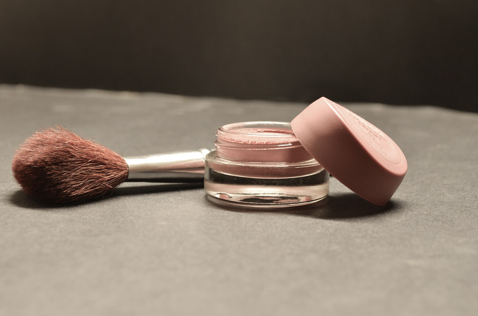 Maquillage pour une toilette mortuaire