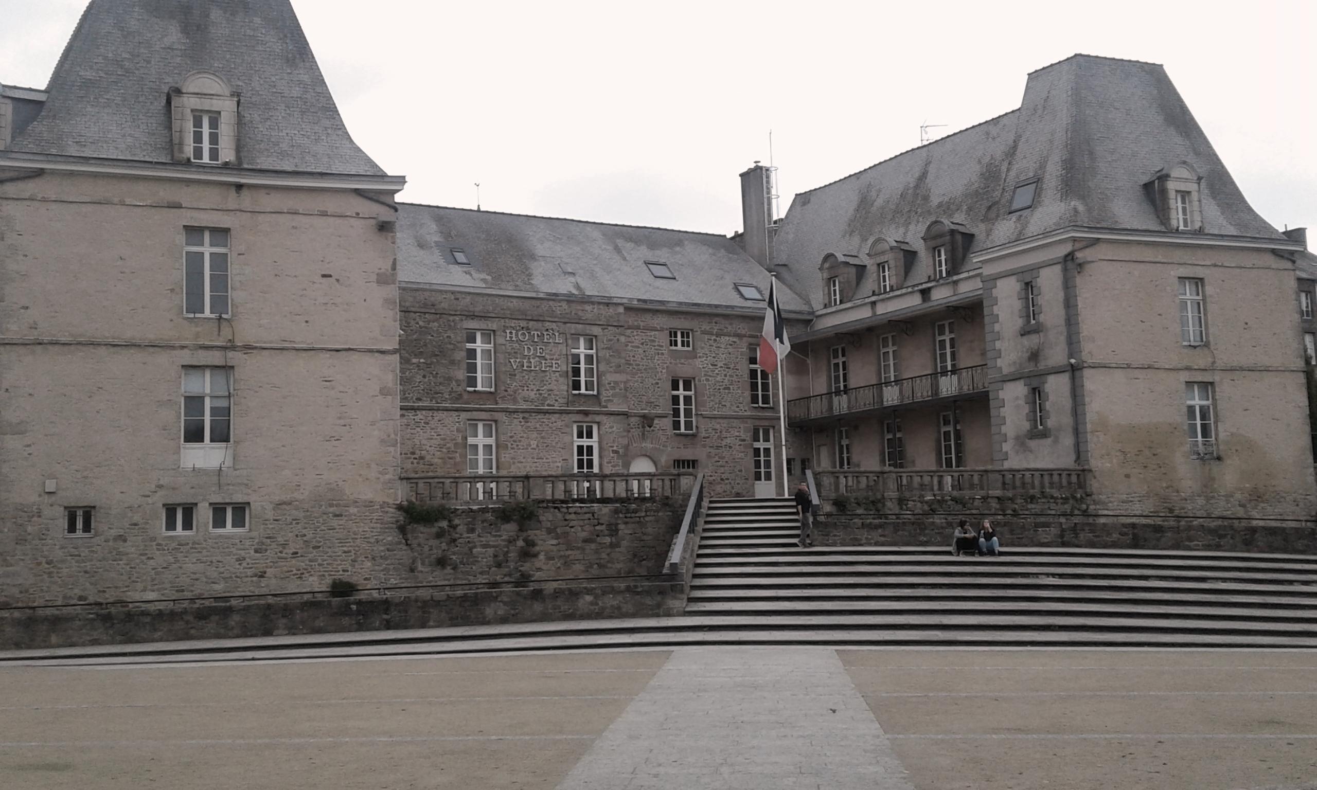 Dinan