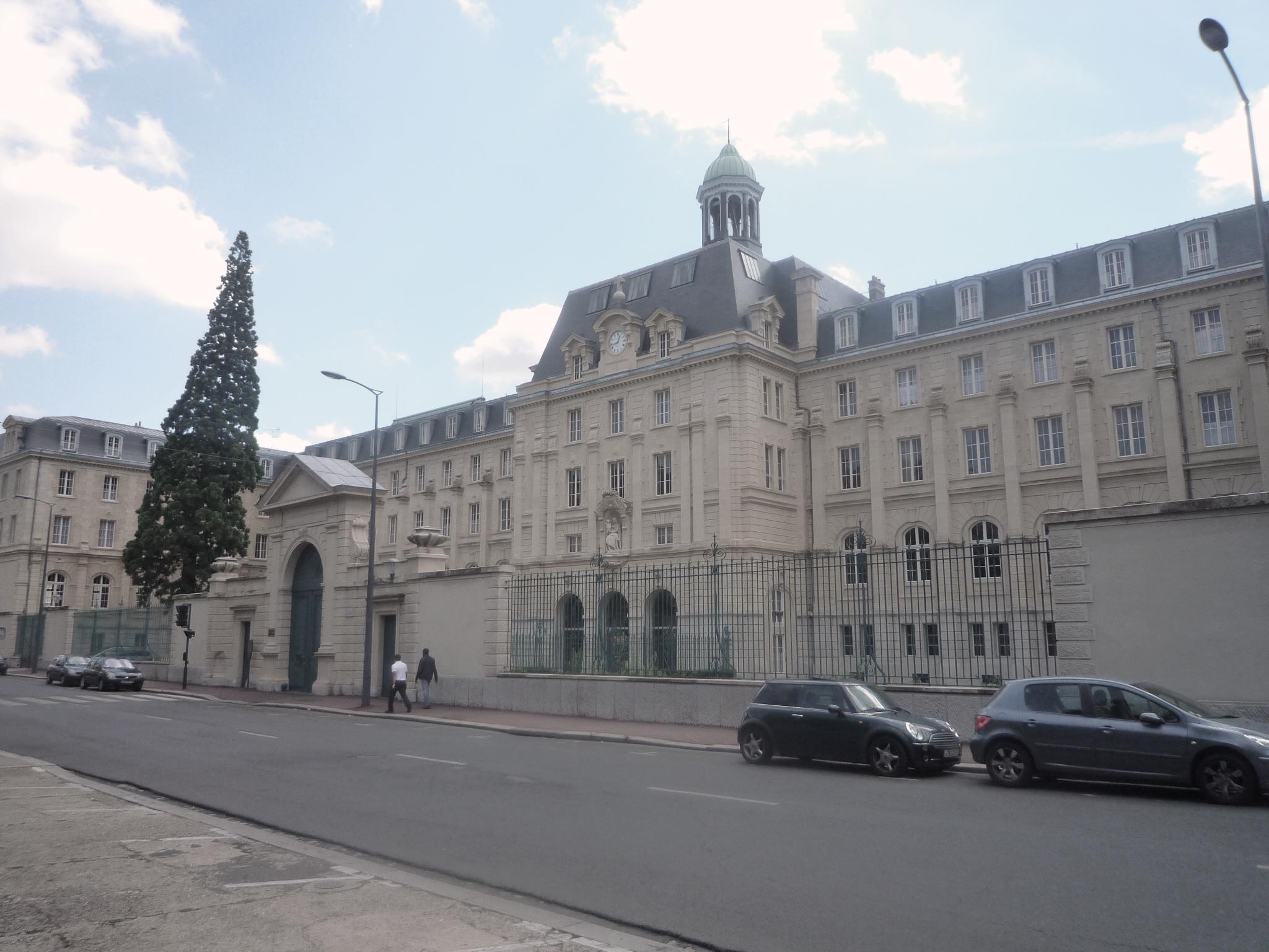 Issy les Moulineaux