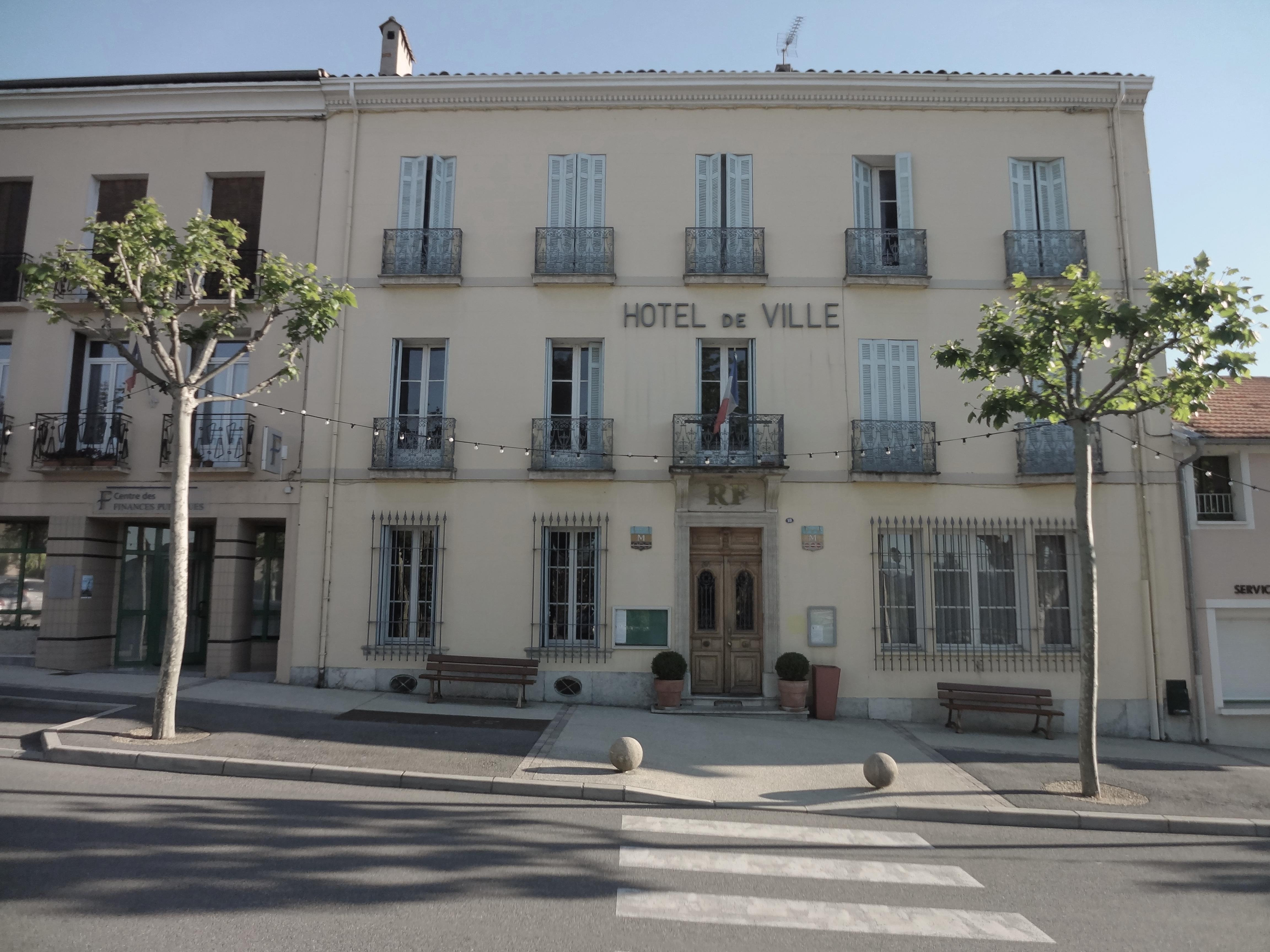 Les Mées